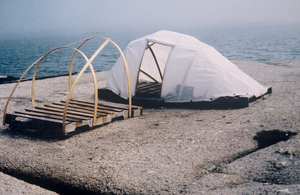 Projects on Nothingness