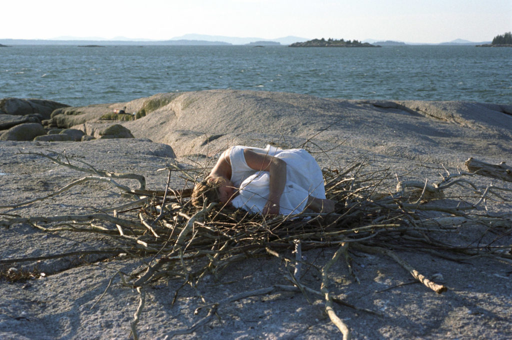 Projects on Nothingness
