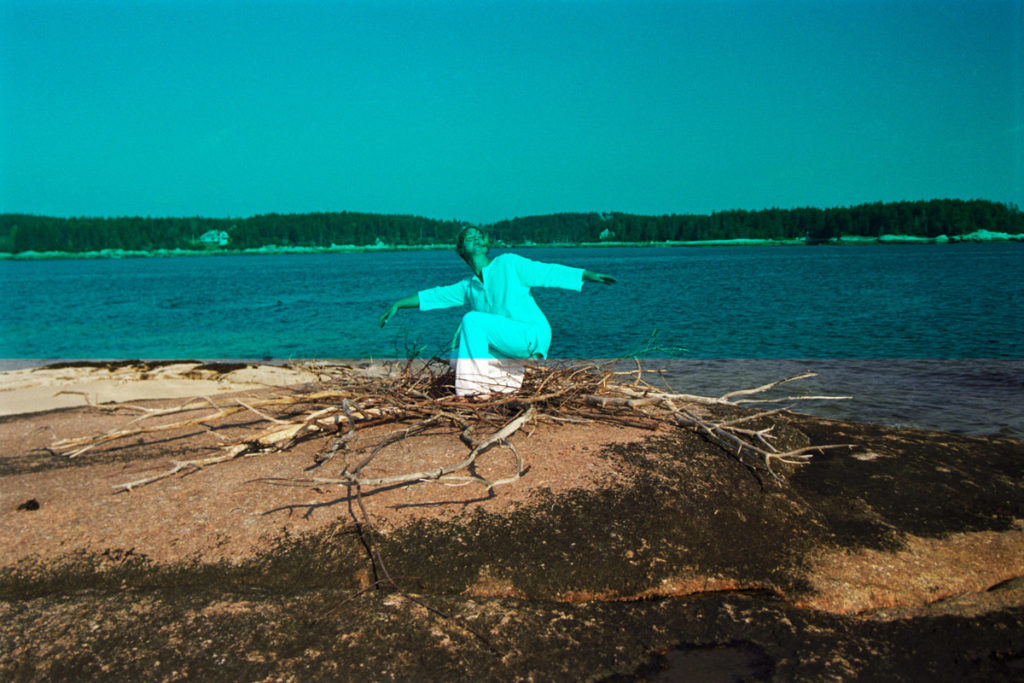 Projects on Nothingness