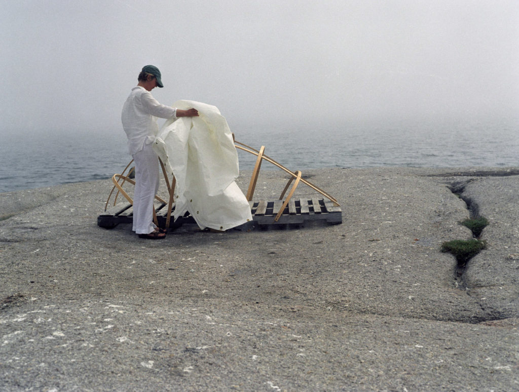 Projects on Nothingness